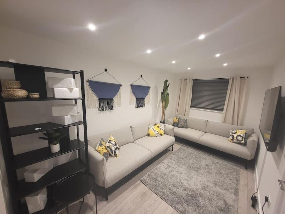 New 4 Bedrm House! Parking. 10Min To City / Etihad Manchester Exterior foto